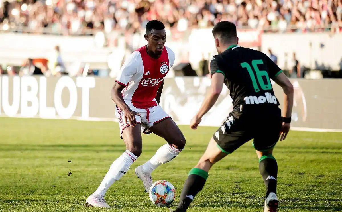 战术上做出 战术上做出